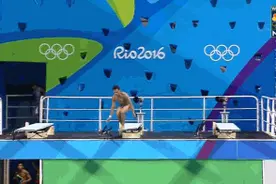 别再嘲笑菲律宾跳水了，这位大马选手一跳才得9.75分图片