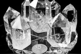 天然水晶石的价值图片