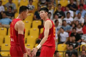 阿联怒批周琦，去NBA证明实力，周琦还太嫩无实力。图片