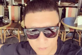 谁说小眼睛不好看，孙红雷帅酷爆表图片