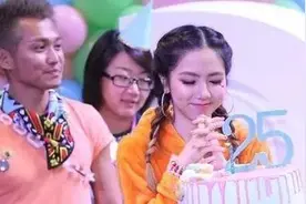 邓紫棋庆生 写真集只卖225 笑称自己日常仍穿皮裤图片