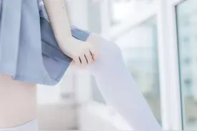 校花美眉吴博雯晒水手服写真 网友：太美想带走！图片