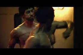 围棋高手遭人陷害 为了复仇 在监狱向帮派老大学习打架图片