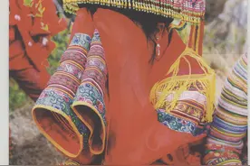 别具一格的婚礼仪式：姑姑女儿要嫁舅舅儿子，夫妻结婚当天改名字图片
