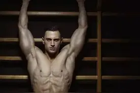 姑娘们最中意男人的哪块肌肉？图片