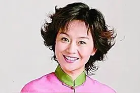 还记得《大风车》里的鞠萍姐姐吗？原来她一直都在图片