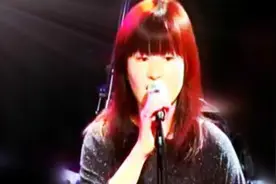 这就是传说中的柯南主题曲，第一次听到现场版！图片