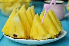 菠萝皮怎么削，我有妙招，简单又快速，不学可惜了图片