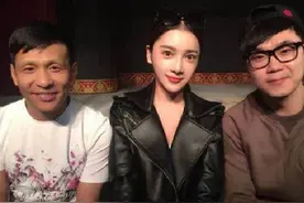 宋小宝耍大牌疑遭百人群殴，师妹豪车出行，性感更胜柳岩！图片