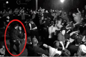 经典段子：我这辈子都不会忘记他的眼神...图片