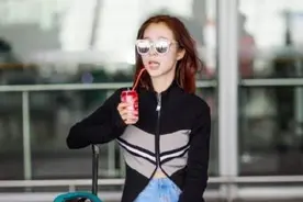 江一燕连续八年都去支教，这样不多见的女星没有理由不喜欢图片