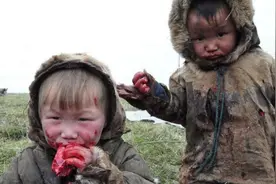 生活在俄罗斯的部落靠打猎为生，每天吃一头鹿肉！图片