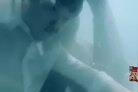 汽车进水如何逃生？央视主持人亲自试验，抓住30秒黄金时间自救！视频封面