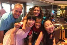 “脸书”偶遇中国养女亲姐妹 美家庭赴华收养助团聚图片