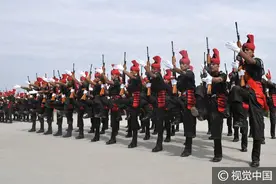 印度轻步兵团举行新兵入伍仪式图片