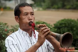 布依族婚俗音乐 唢呐声中的“民族味”图片