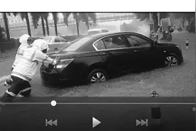 昨天海口的雨那么大水那么深 你在车上看“海”了吗？图片