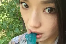 吃软糖吃出了国际范，也就只有这个性感女神了图片