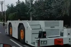 据说2000万还买不到，不用上牌照，竟然敢上路这是一辆什么车？视频封面