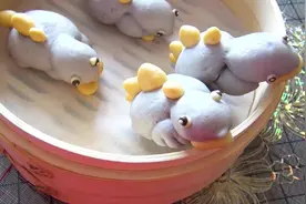 面粉做出孩子爱吃的主食，可爱小恐龙馒头，做法简单，比买的放心