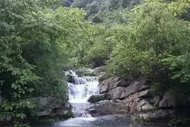 开窗即山水，有缘千里来相会。图片