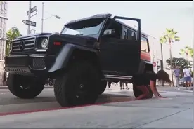 奔驰G级到底有多高，车主上车视频封面