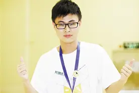 吴帝宏：教“喵星人”玩儿自拍图片