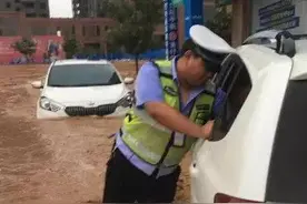 爆笑GIF：你嘴臭，别过来图片