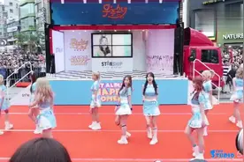 宇宙少女孟美岐、程潇唱跳《Secret》现场的粉丝应援太给力！