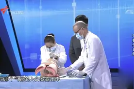 医护人员现场还原插管过程，谁料却摆出了“大乌龙”尴尬了！视频封面