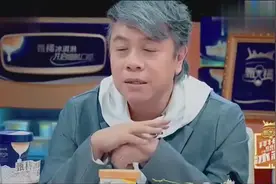 论主持功底哪家强？何炅才气逼人，一句话让蔡康永捧腹大笑！视频封面