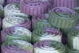 校徽月饼走红网络 校友：这不是月饼这是情怀视频封面