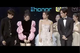 吴磊、戚薇、袁姗姗、朱一龙荣获微博人气演员，网友超赞！视频封面