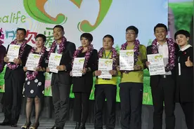 青岛西海岸上演另类选美 胖姑娘成功瘦身走上T台图片