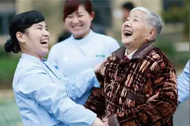 云岩区皇钻养老中心春节举办公益活动图片