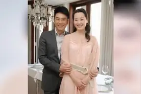 48岁林依轮庆祝结婚23周年，全家包粽子显甜蜜，娇妻撞脸许晴视频封面