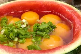 怪异美食｜西瓜炒蛋，这样的美食你吃过吗？