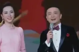 34岁尼格买提一家近照，妻子长得像混血女神，学历还特别高视频封面