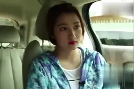 关晓彤首度回应与鹿晗吻，关爸表示不希望女儿长大！视频封面