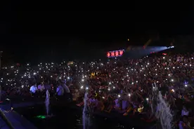 重渡沟上演奇幻魔术秀 观众大呼过瘾图片