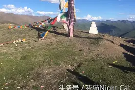 我记住你的眼睛，你记住我的眼睛，来生相望不相忘。图片