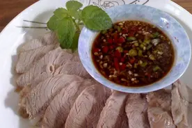 猪展肉应该怎么做？不如来尝一尝这个白切的！吃货们请收下图片