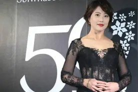 周海媚自曝12年姐弟恋结束 因对方要求其退出娱乐圈而分手视频封面