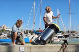 他做出不耗电永循环海洋垃圾桶，清理太平洋视频封面