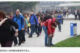 那些说外国人素质好的，看看他们在中国的这些行为再说吧图片