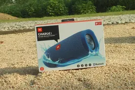 户外运动爱好者的最佳音乐伴侣 JBL Charge3图片