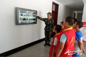 晋中羊毫街小学小记者温馨怡：武警大功团 立大功图片