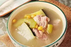 黄豆和排骨已是人间绝配，更不提冬瓜、苦瓜开出这一束并蒂莲花图片