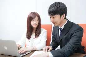 日本OL流行网络“找干爹”   财色两失陷阱多图片