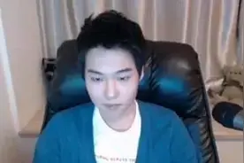 Dopa大号已经跌出韩服王者50名，输的只剩800多分，惨！图片